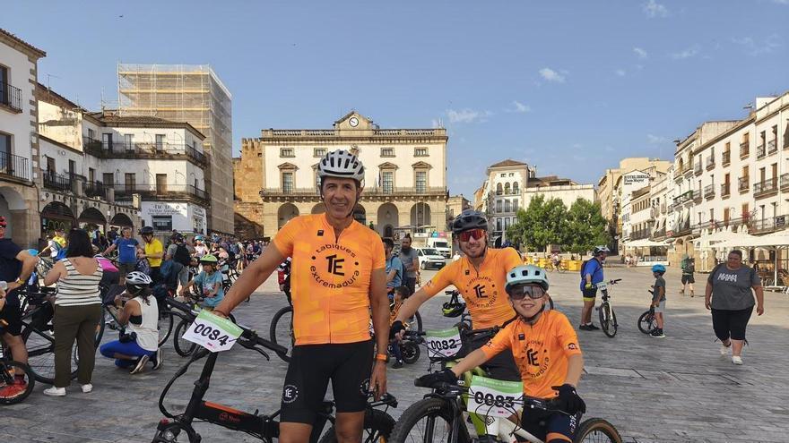 La edición 58 de la Ecofiesta de la Bicicleta llena Cáceres con 2.800 participantes sobre ruedas