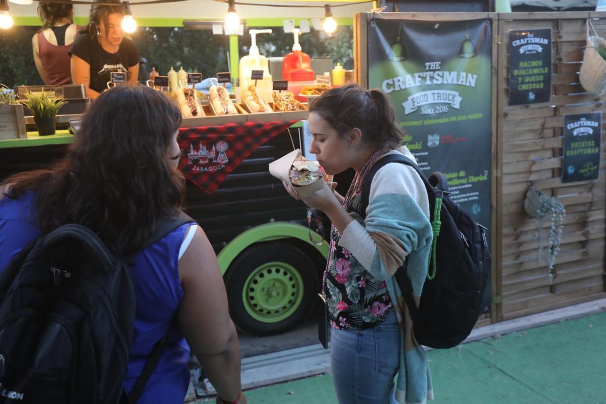 Buen rollo, buena comida y buena música: los tres pilares del festival Ebro Food Trucks
