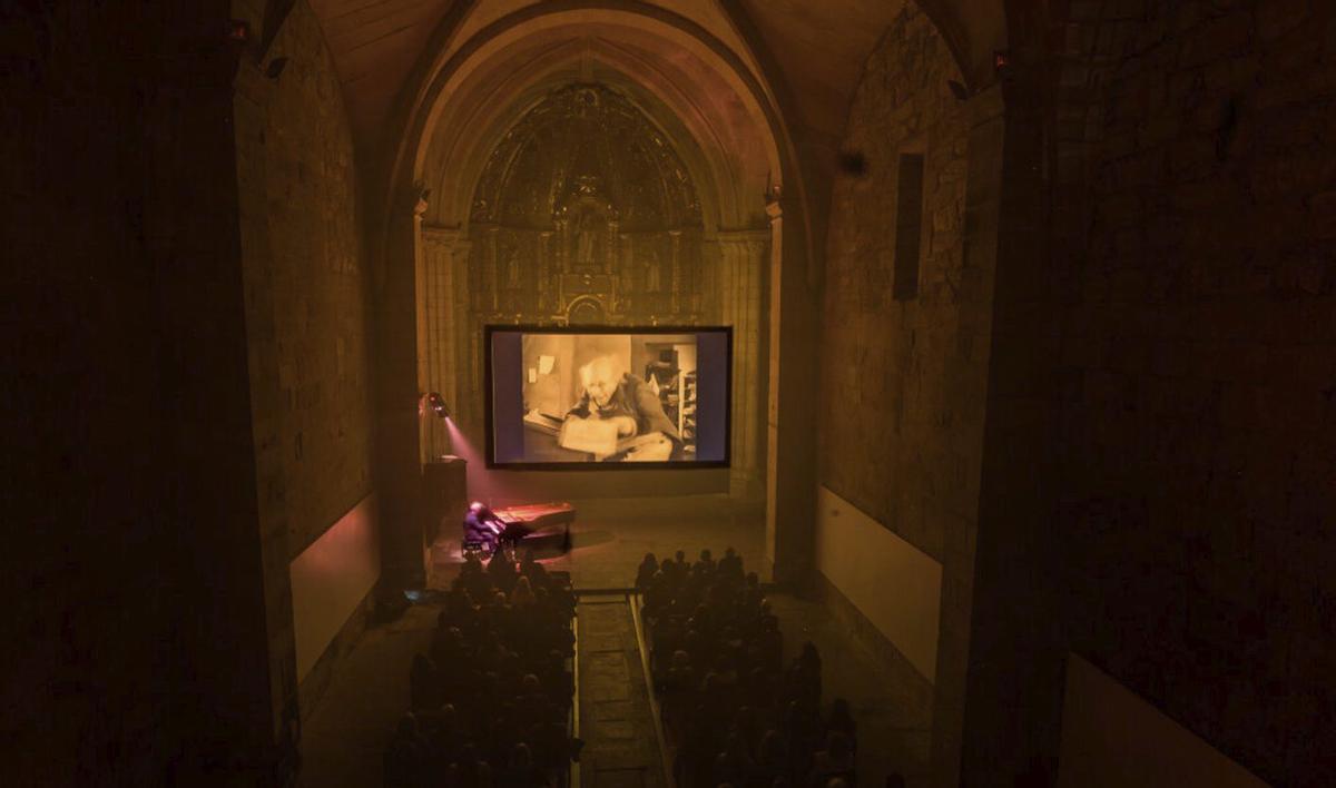 Cine mudo con banda sonora en directo, nunha edición anterior de Play-Doc. | // PLAY-DOC