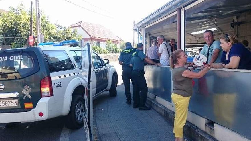 Policía Local y Guardia Civil acudieron al lugar. // G.Núñez