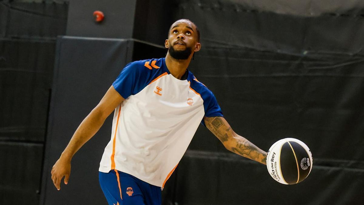 Jean Montero, en el entrenamiento de este martes en el Roig Arena.