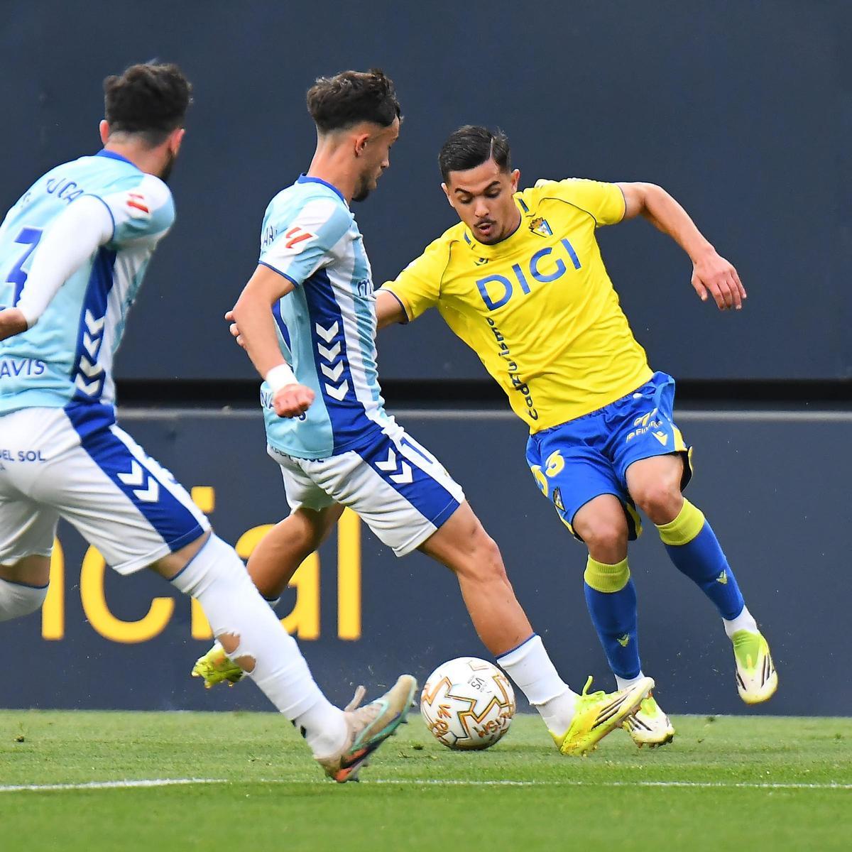 Pereira, en un partido con el Cádiz de la pasada temporada.