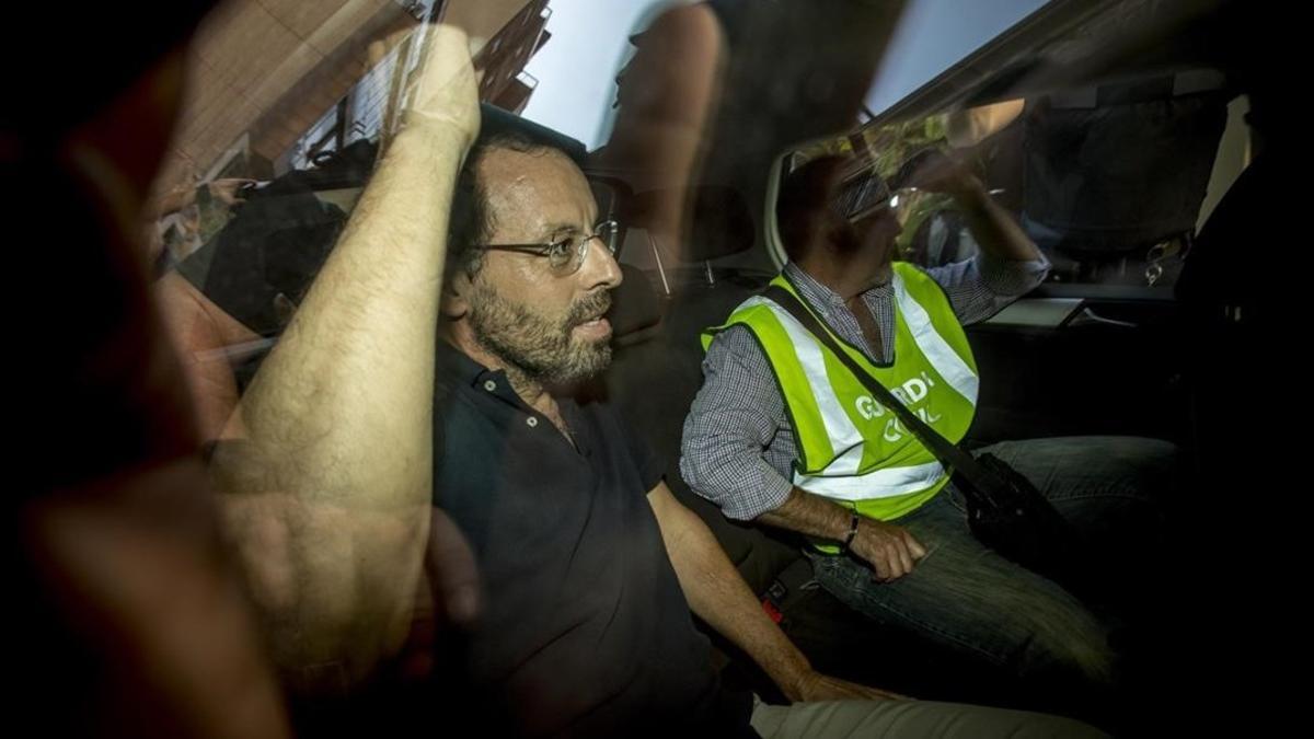 Sandro Rosell, a su salida el martes, detenido, de su domicilio en Barcelona.