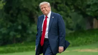 Trump se limita a amenazar a Rusia con aranceles mientras rearma a Ucrania