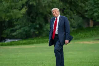 Trump se limita a amenazar a Rusia con aranceles mientras rearma a Ucrania