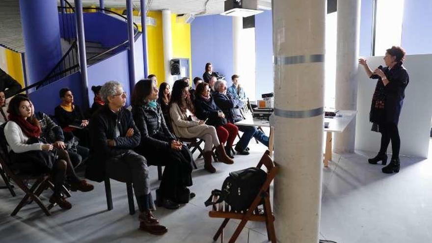 La experta en patrimonio Sonia Santacoloma, ayer, durante su conferencia.