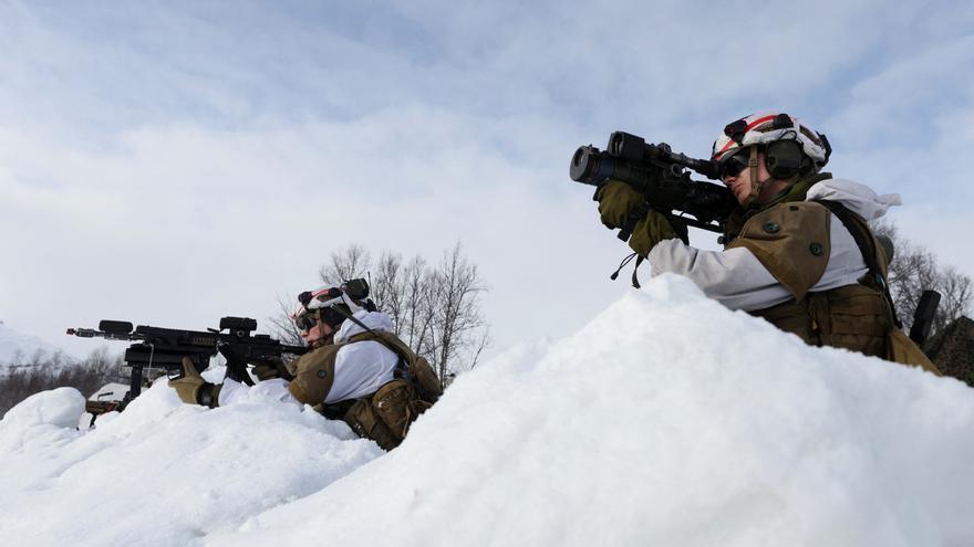 24 de marzo de 2022.- Miembros del ejército noruego participan en las maniobras militares Cold Response 2022.