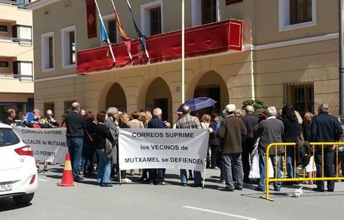 El Ayuntamiento solicita a Correos que se restablezca  el servicio postal en Río Park