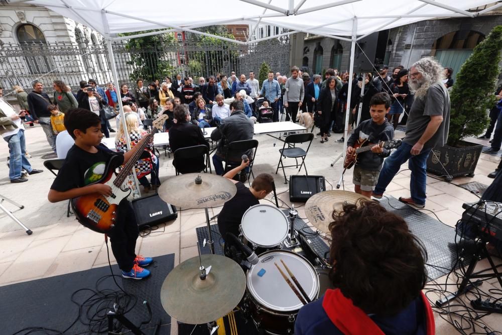 Rueda de prensa de los músicos de Oviedo para reivindicar los conciertos de música en los bares