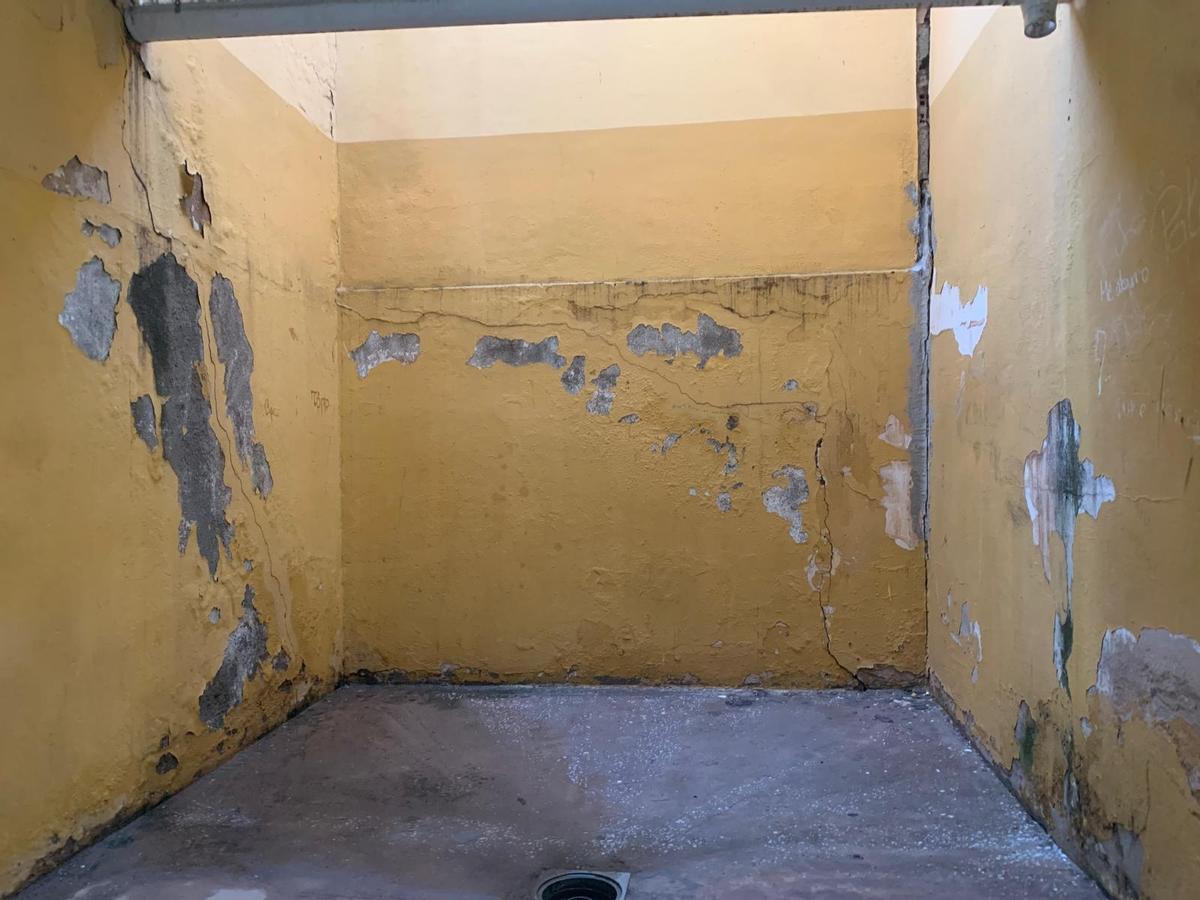 Deficiencias en fachadas y muros detectadas en el instituto Martiricos.