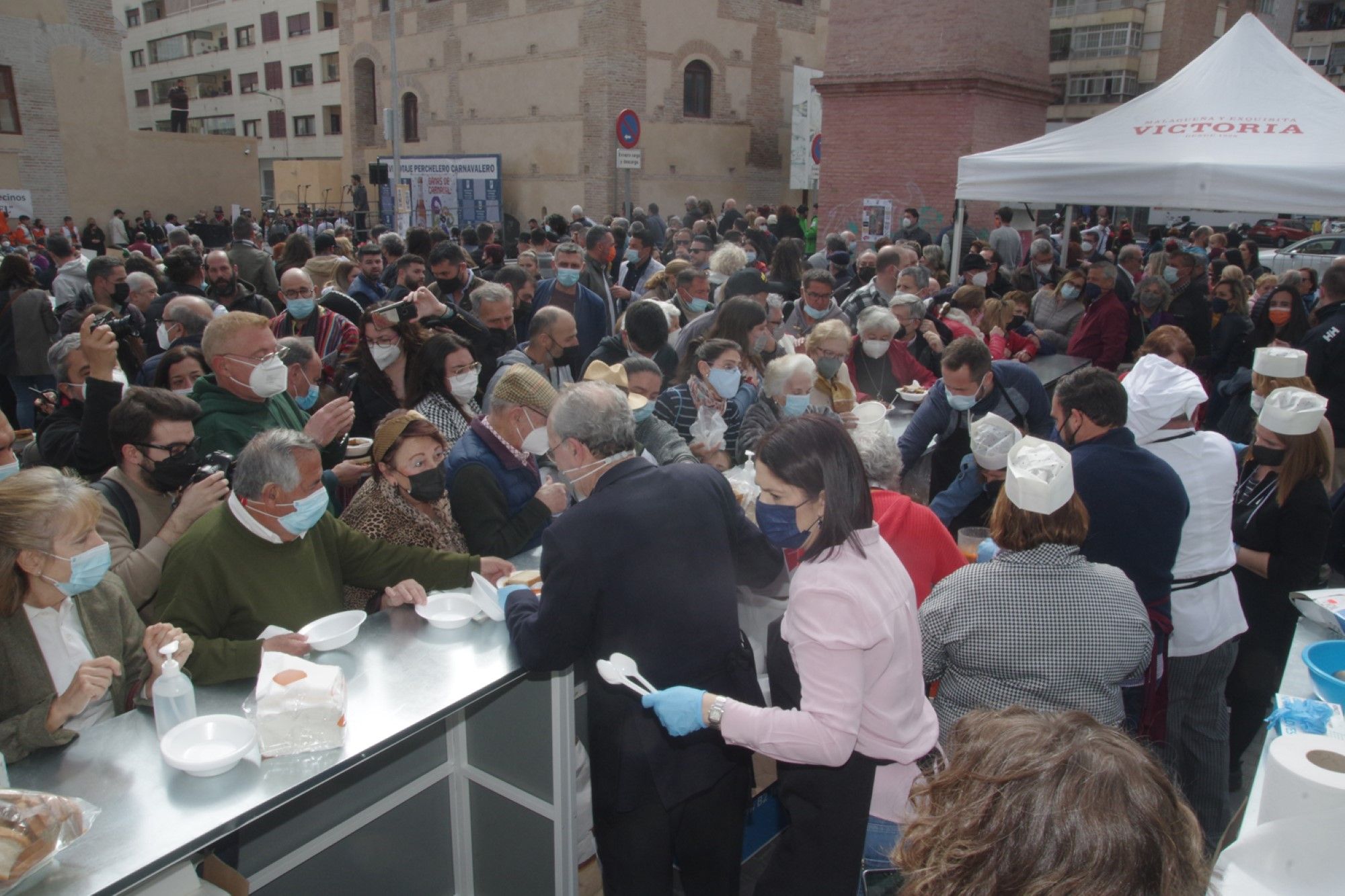 Tradicional potaje carnavalero en El Perchel: la previa gastronómica