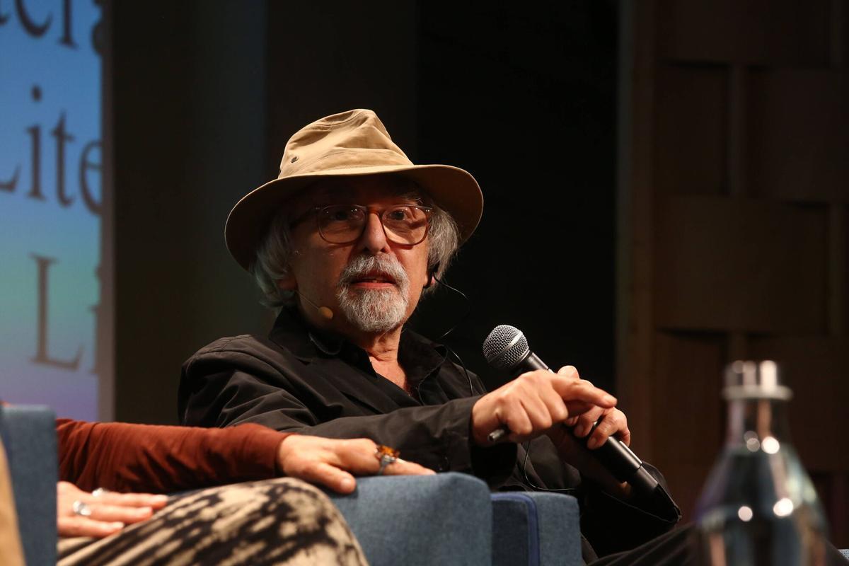 Barcelona 22/10/2025 Inauguración Kosmopolis con los tres tenores del comic americano, Chris Ware, Art Spiegelman y Charles Burns, y la directora de arte de The New Yorker, Françoise Mouly. CCCB. FOTO ELISENDA PONS