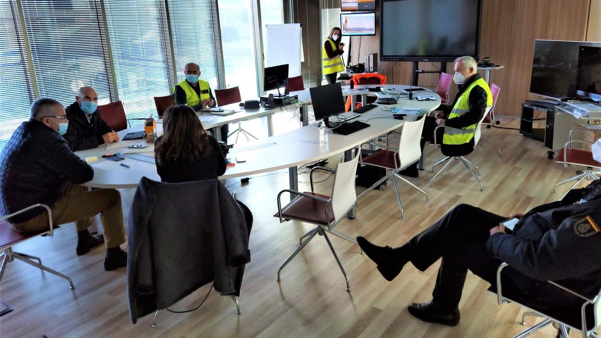 Sala de crisis durante el simulacro.