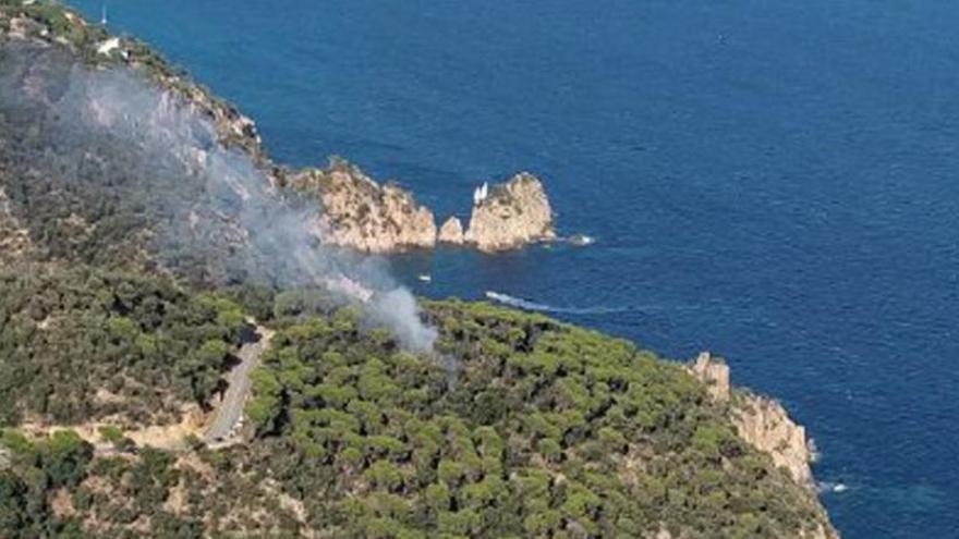 Es declara un incendi de vegetació a Sant Feliu de Guíxols