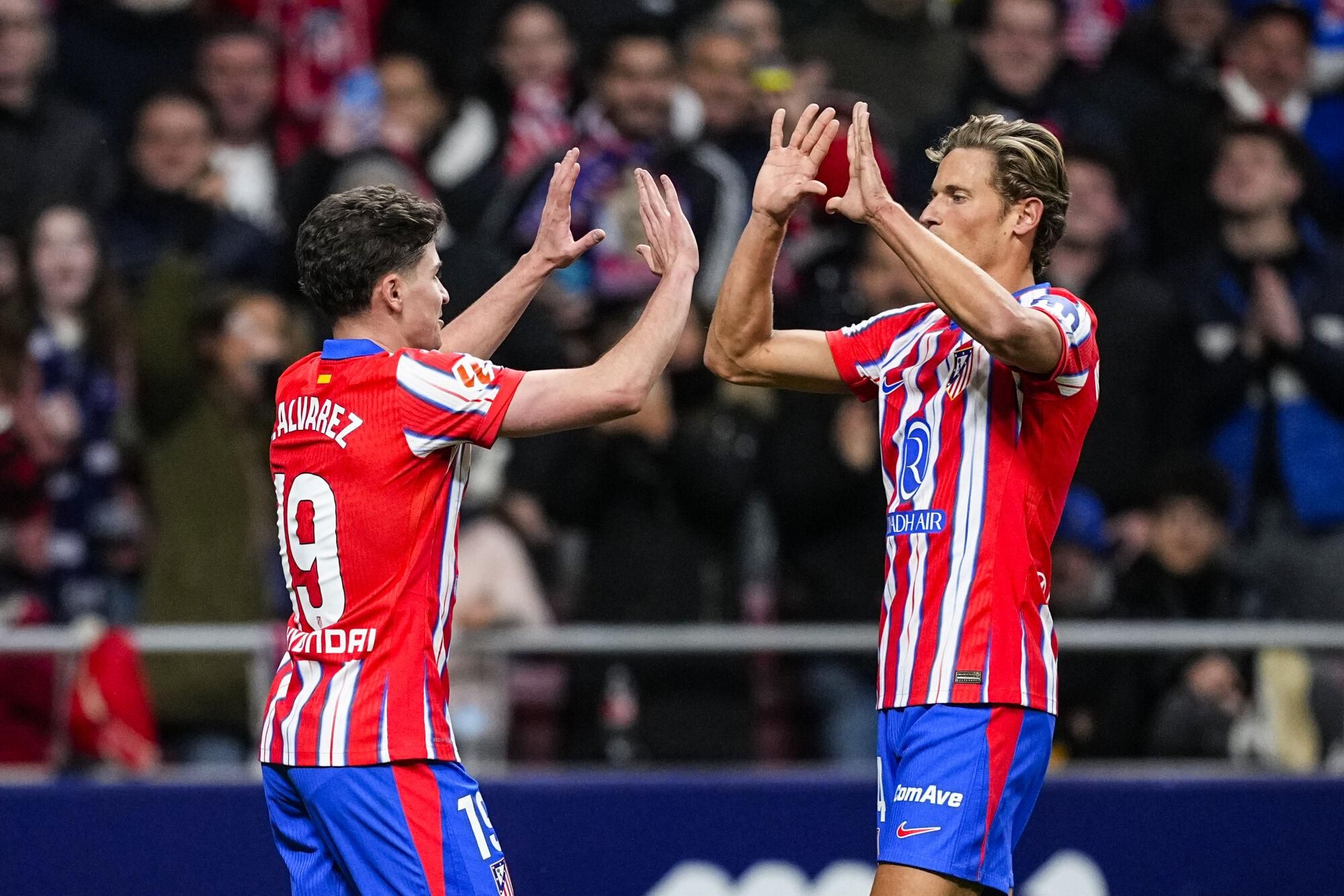 Julian Alvarez of Atletico de Madrid celebrates a goal during the Spanish League, LaLiga EA Sports, football match played between Atletico de Madrid and FC Barcelona at Riyadh Air Metropolitano stadium on March 16, 2025, in Madrid, Spain. AFP7 16/03/2025 ONLY FOR USE IN SPAIN. Oscar J. Barroso / AFP7 / Europa Press;2025;SPAIN;SPORT;ZSPORT;SOCCER;ZSOCCER;Atletico de Madrid v FC Barcelona - LaLiga EA Sports;