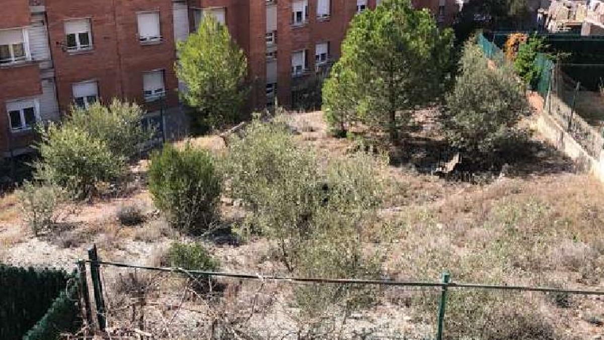 Vista general del pati interior, que queda darrere de la plaça de Cal Gravat