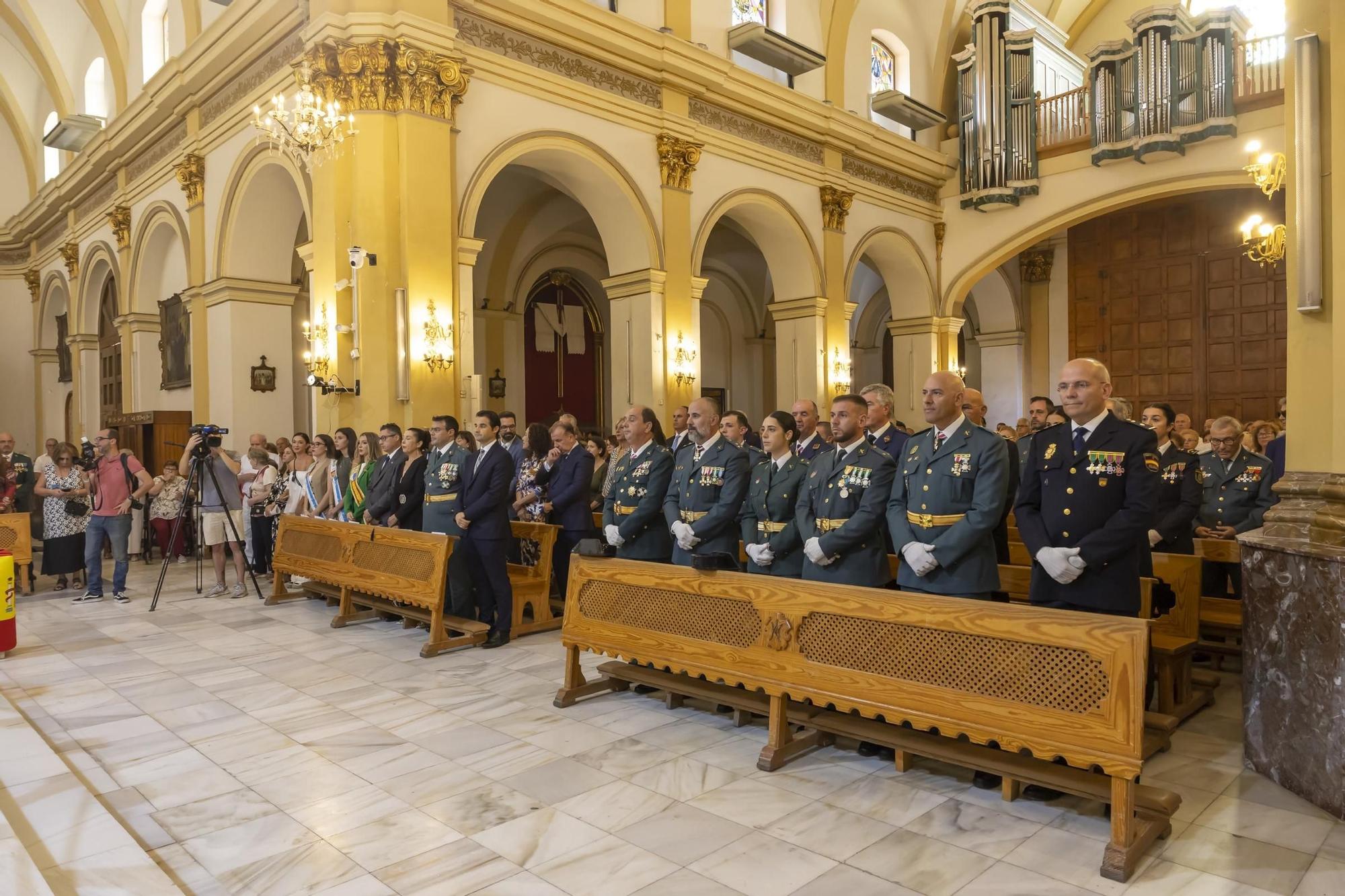 Misa en honor a la patrona la Virgen del Pilar y acto castrense por la Fiesta Nacional de la Guardia Civil de Torrevieja