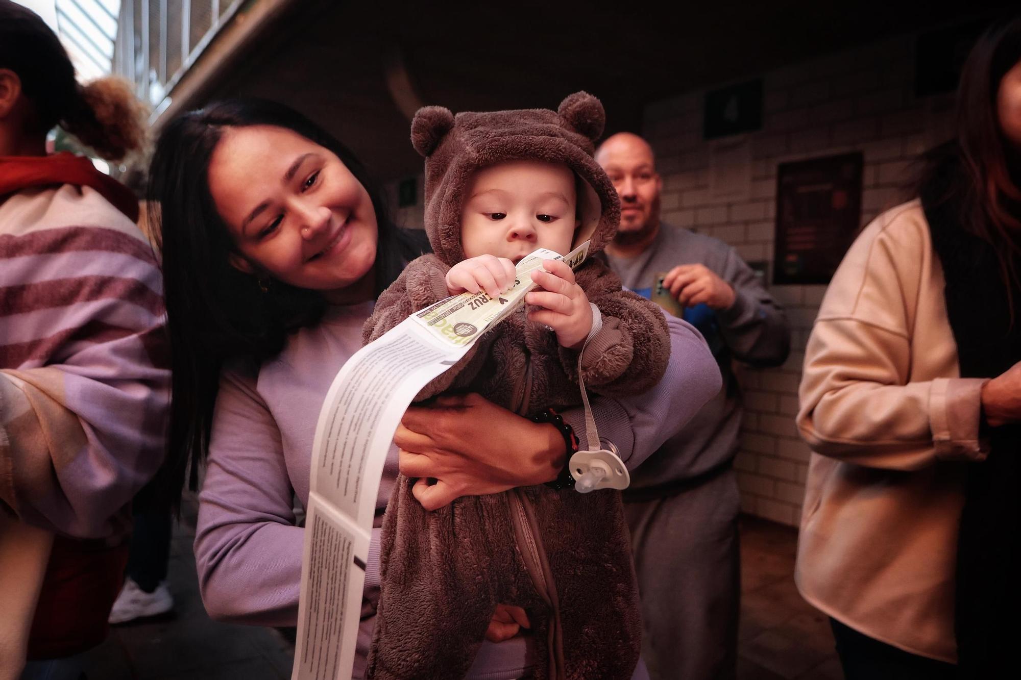 Colas para una entrada para ver a los Reyes Magos en Tenerife