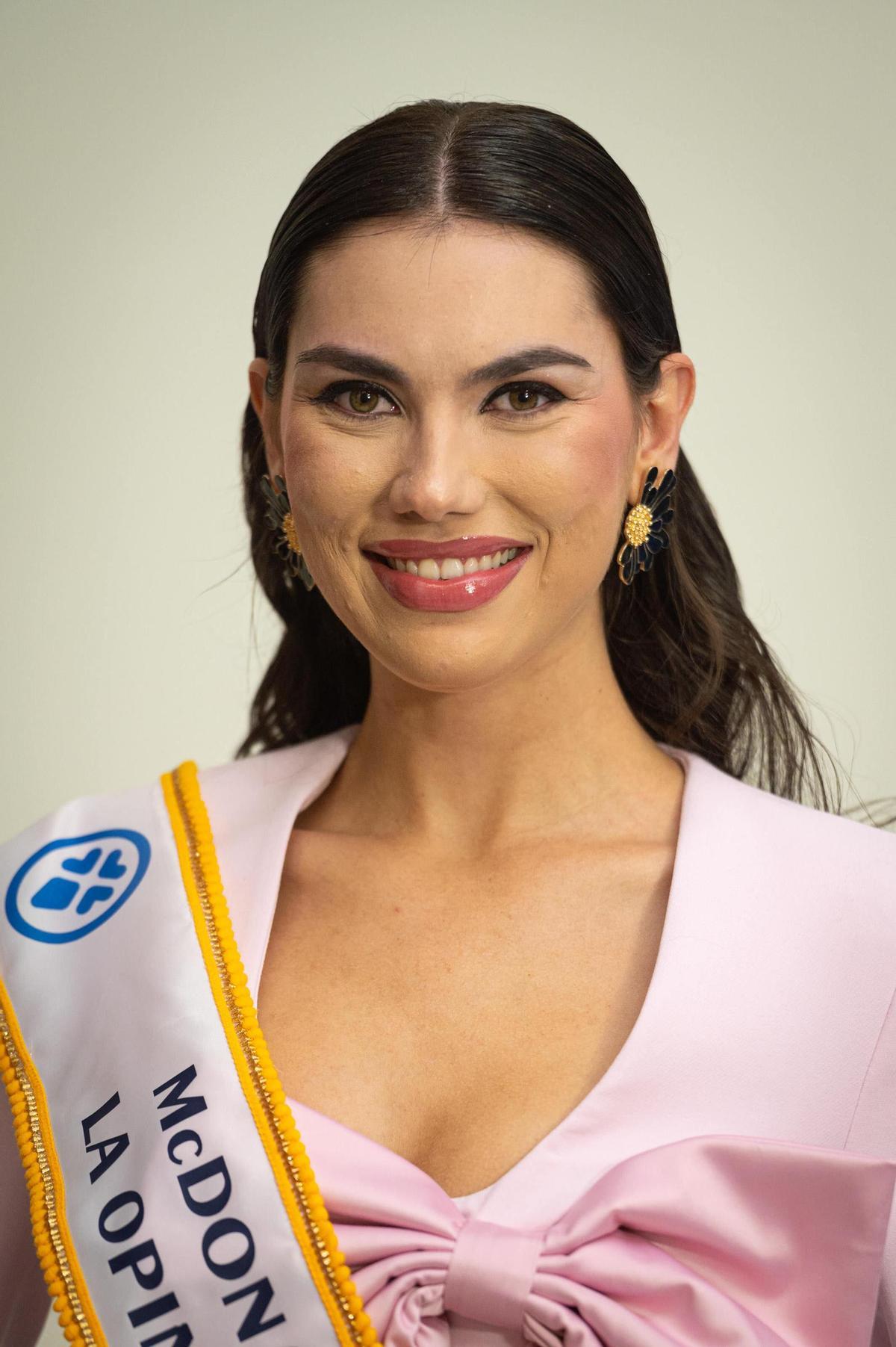 Elizabeth Ledesma Laker