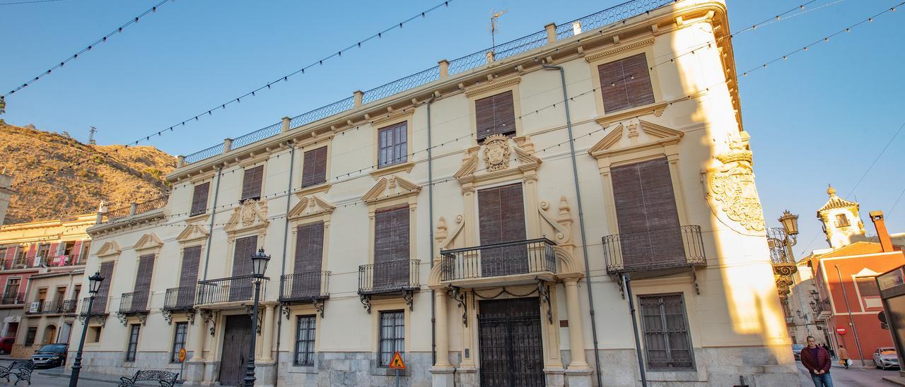 El Palacio Marqués de Rafal, del siglo XVIII, está situado en pleno centro histórico