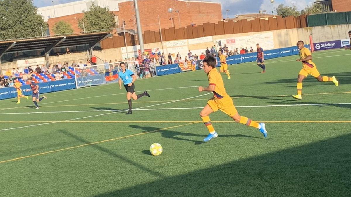 Riqui Puig, en el campo de la Llagostera.