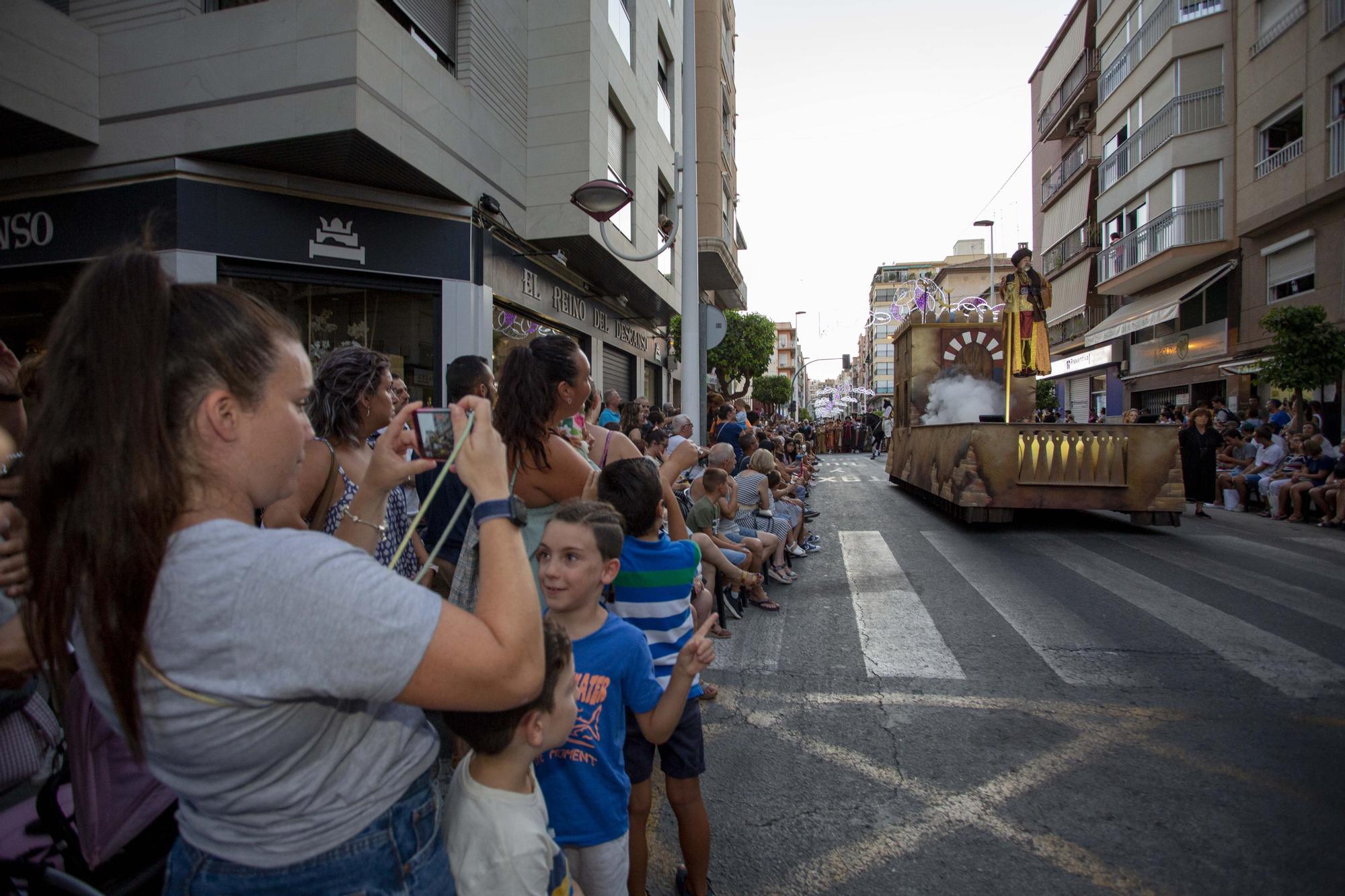 Arranca una fastuosa Entrada Mora en Elche