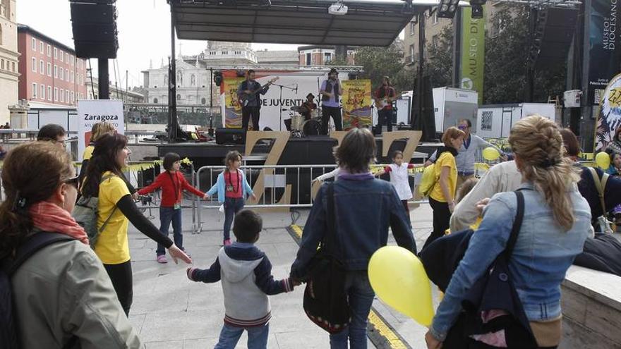 Las Casas de Juventud toman la plaza del Pilar