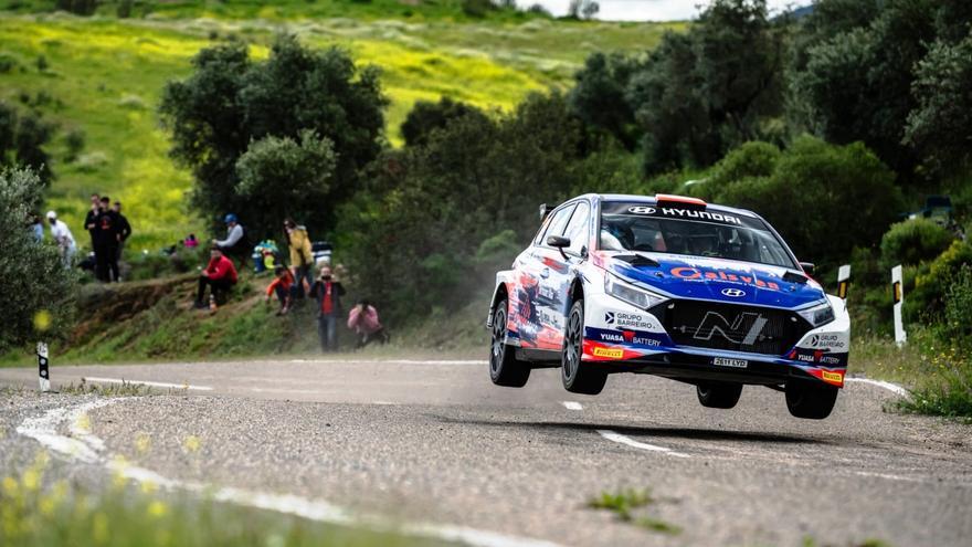 Los coches del Rallye Sierra Morena ya rugen en Córdoba