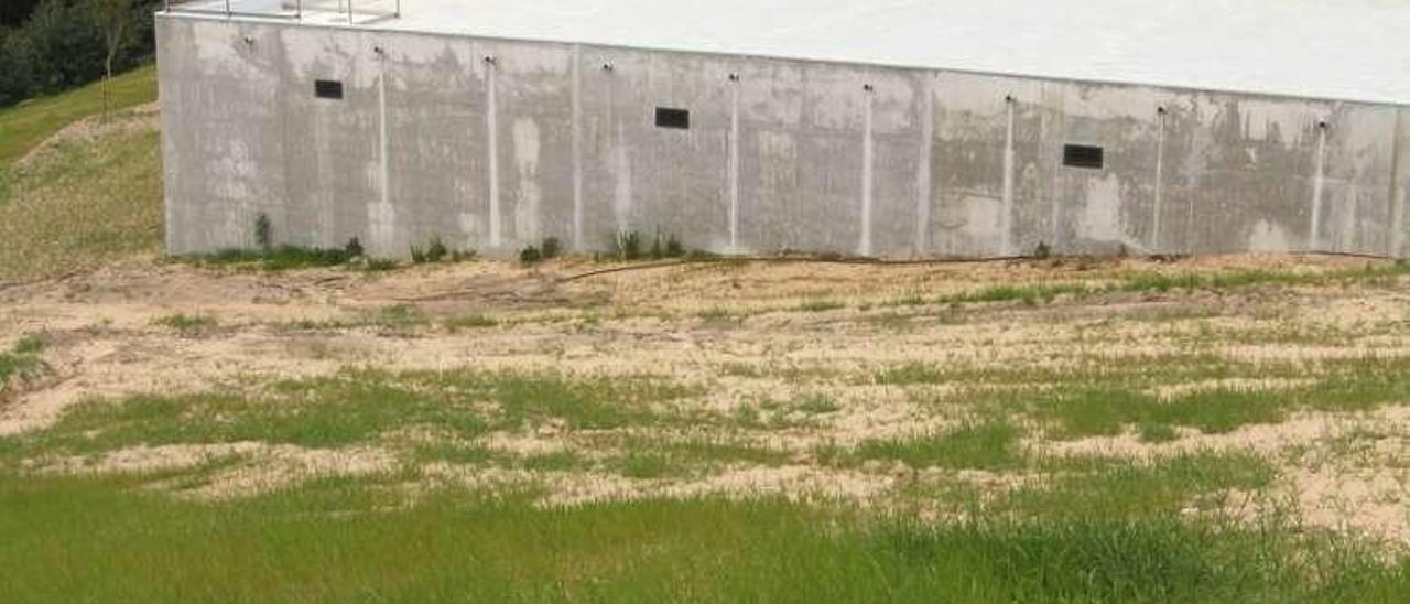 Depósito de agua potable en la zona de Montealegre. // Iñaki Osorio