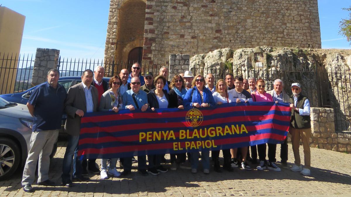 La PB El Papiol hizo la tradicional subida al castillo tras la charla