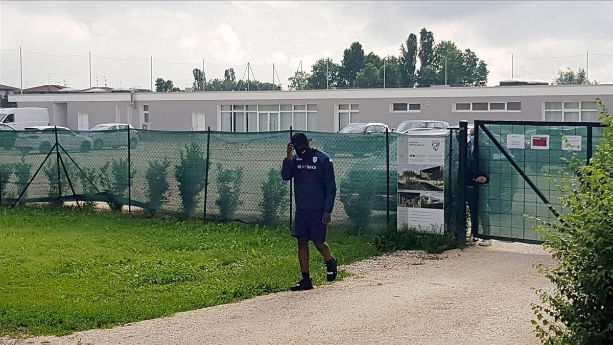 Balotelli, en el momento en que se le ha denegado el acceso a los entrenamientos.