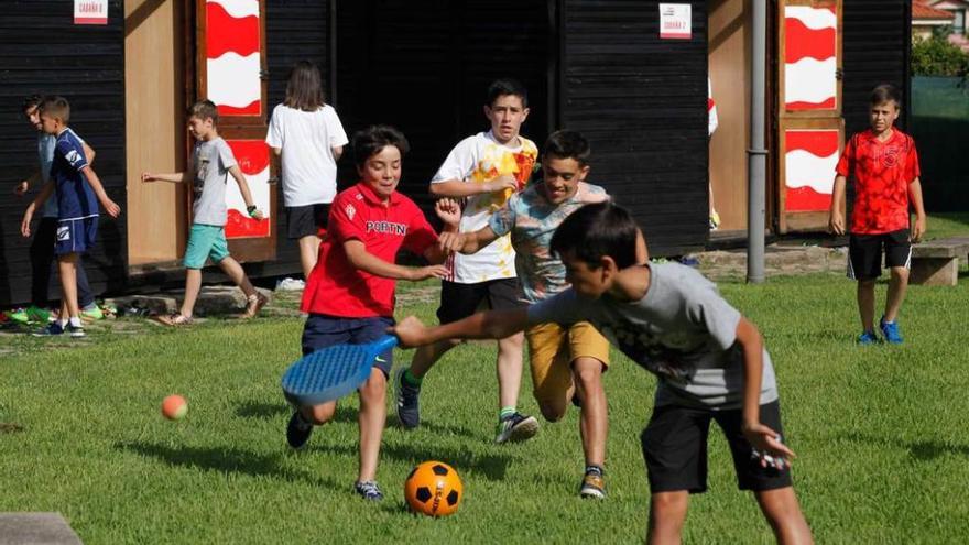 El campus se tiñe de arena