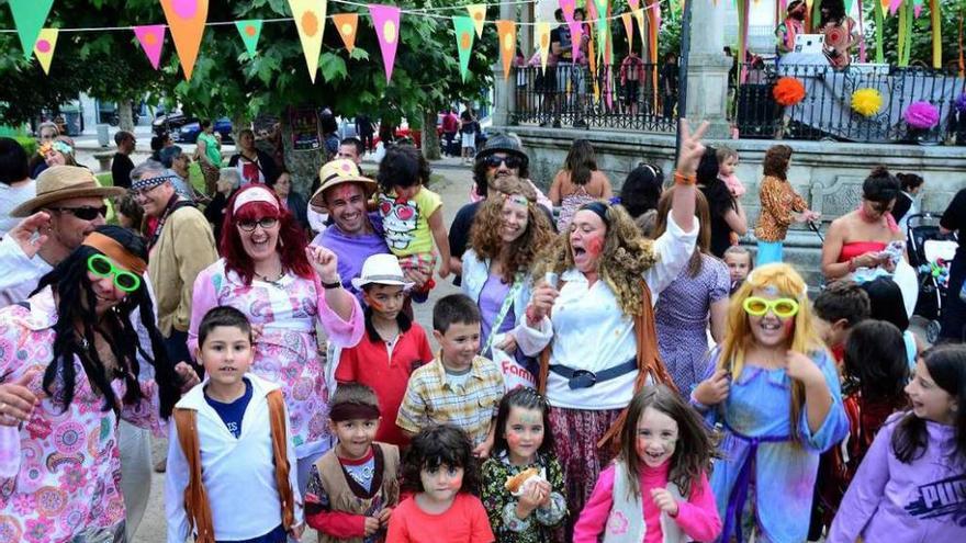 Unha das actividades de Antroido organizada pola asociación de comerciantes Cangas Vella. // G.Núñez