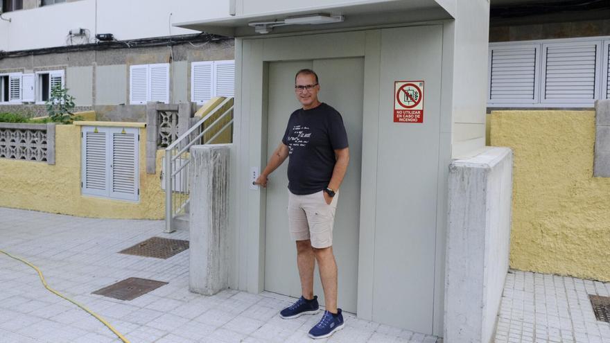 Vecinos de La Paterna denuncian ascensores que jamás llegaron a funcionar