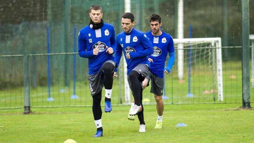 Entrenamiento del Deportivo antes de viajar a Illueca