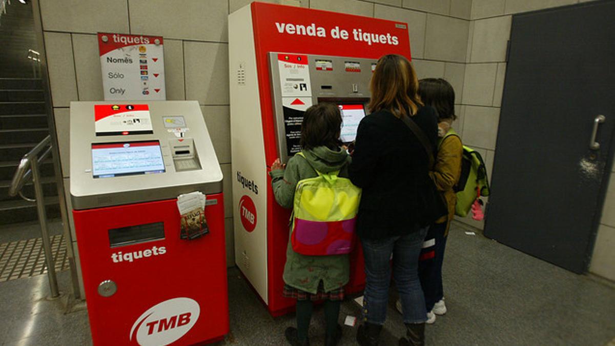 Máquina expendedora de billetes en el metro.