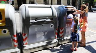 ¿Dónde hay que tirar un cepillo de dientes: al contenedor amarillo de reciclaje o al gris?