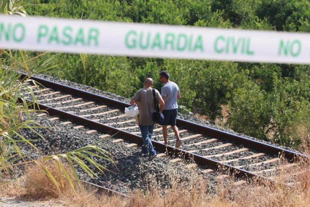 Agentes de la Guardia Civil durante la investigación.