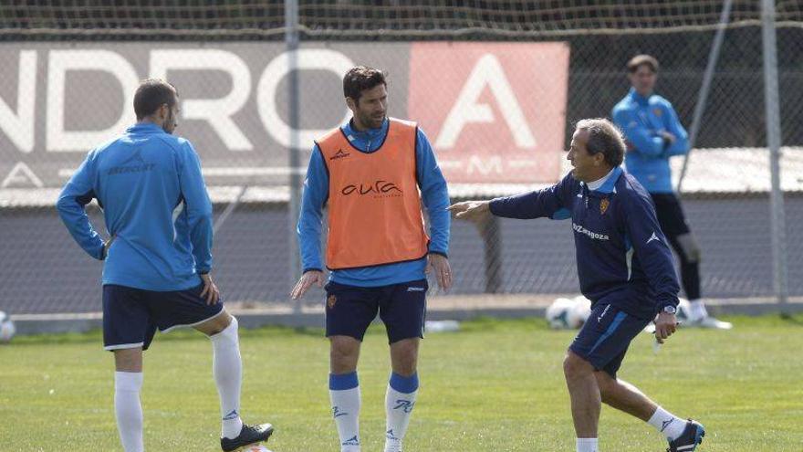 Víctor Muñoz prueba con César Arzo y Luis García en el pivote