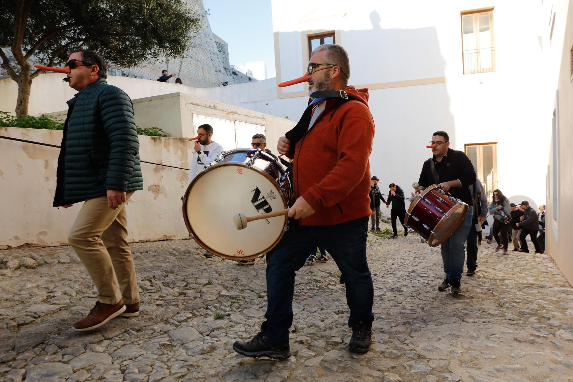 Trabajadores del Ayuntamiento de Ibiza se manifiestan por los puestos de trabajo