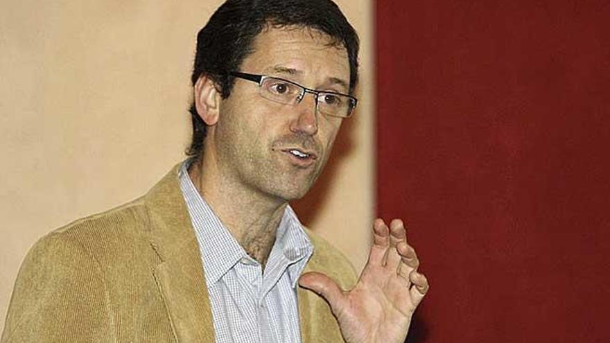 SebastiÃ  AlbertÃ­, catedrÃ¡tico de MicrobiologÃ­a.