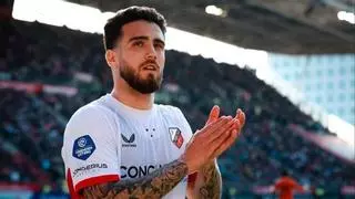 Alarcón se tatúa su compromiso con el Utrecht, mientras el Barça espera