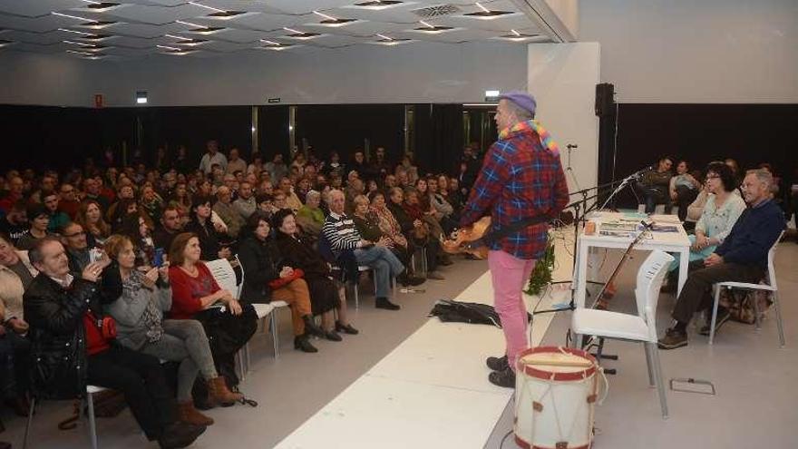 Un momento de la celebración, ayer en Salcedo. // Rafa Vázquez