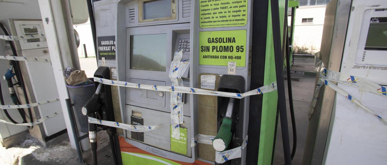 La gasolinera precintada por la Agencia Tributaria en Xàtiva