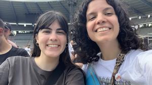 Alba González y Alba Puchades, en un concierto de Coldplay en Bruselas en agosto del 2022