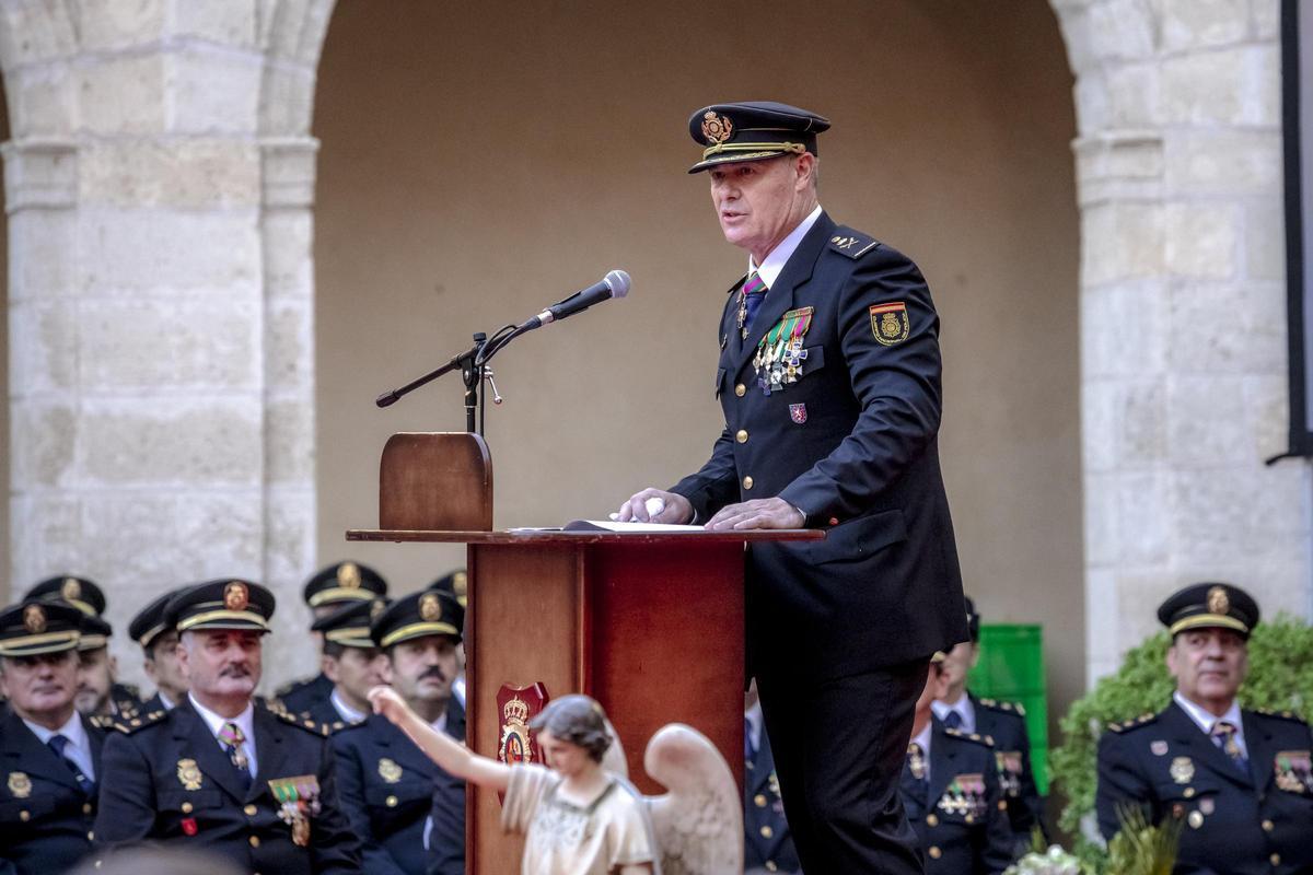 El comisario José Luis Santafé, durante la celebración del Día de la Policía en Palma.