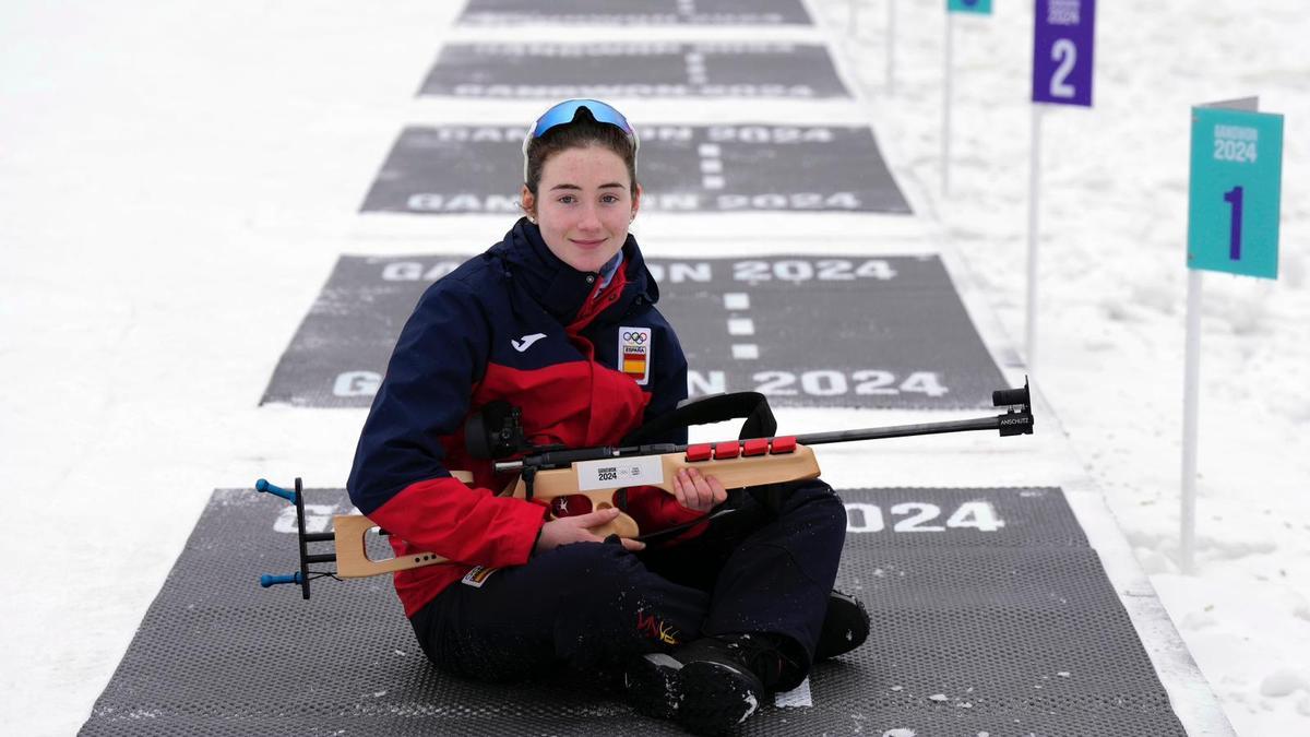 Cristina Lanau, antes de una práctica de tiro en los Juegos Olímpicos de la Juventud en Corea.