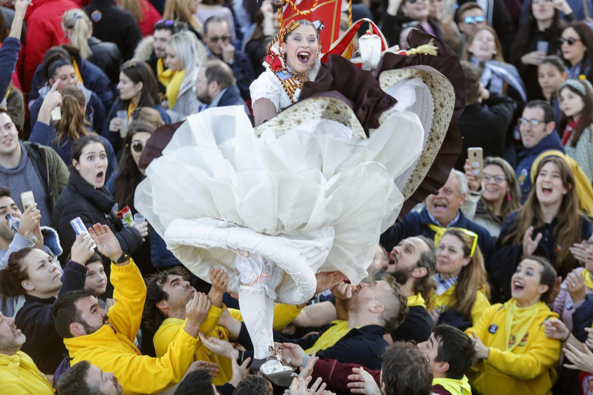 Falleras (y falleros) por el aire. La otra cara de la Crida (2016-2020)