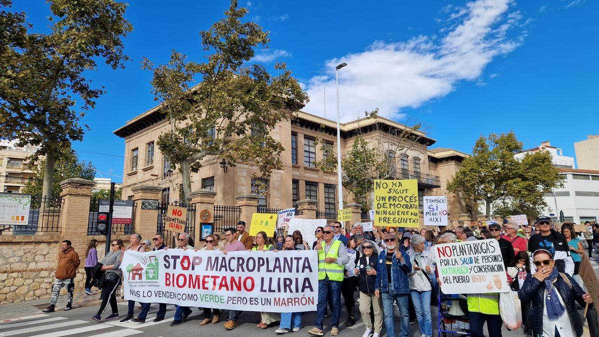 La Asociación Ciudadana Camp de Túria y Serranía fue la encargada de convocar la manifestación.