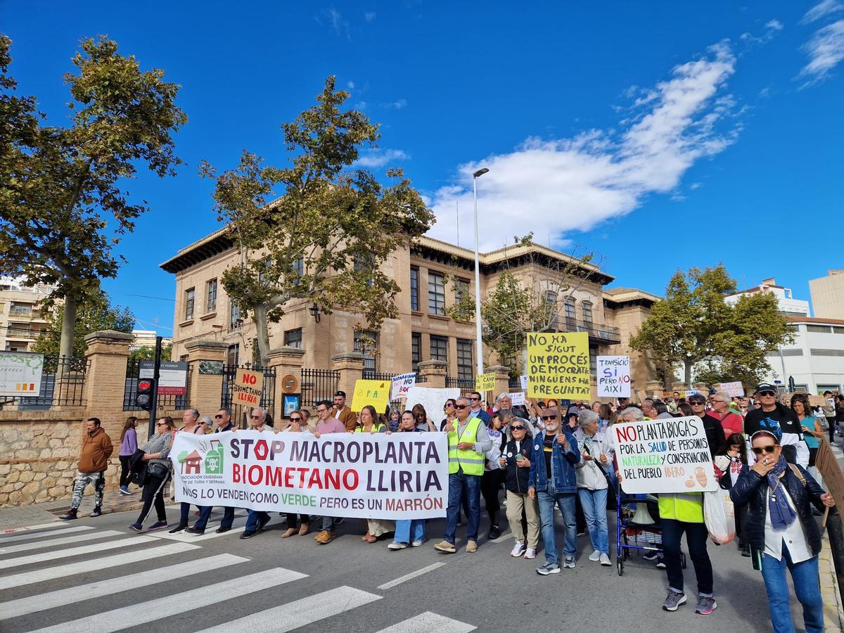 La Asociación Ciudadana Camp de Túria y Serranía fue la encargada de convocar la manifestación.